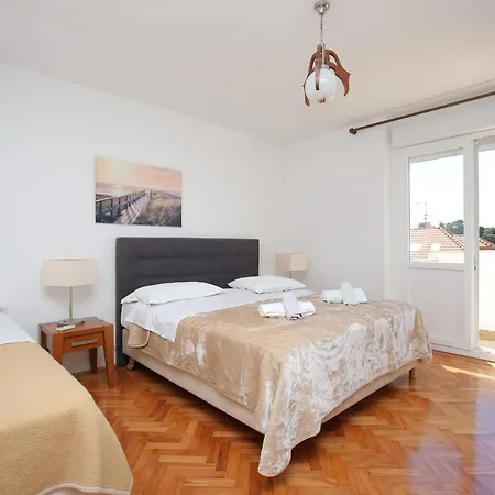 Διαμέρισμα With Parking Space - 22909