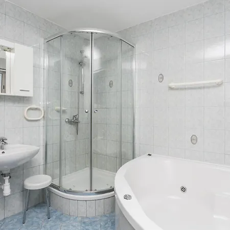 With Parking Space - 22909 Apartment *