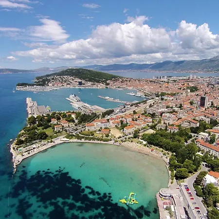 Lejlighed With Parking Space - 22909 *