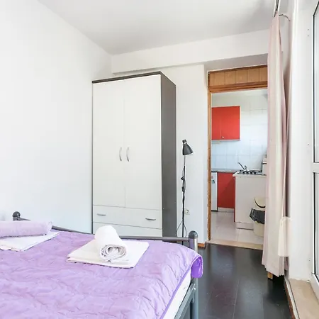 With A Parking Space - 22909 Apartment Split