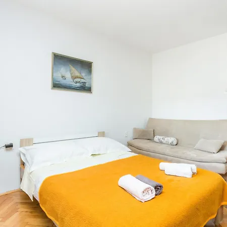 Apartment With A Parking Space - 22909